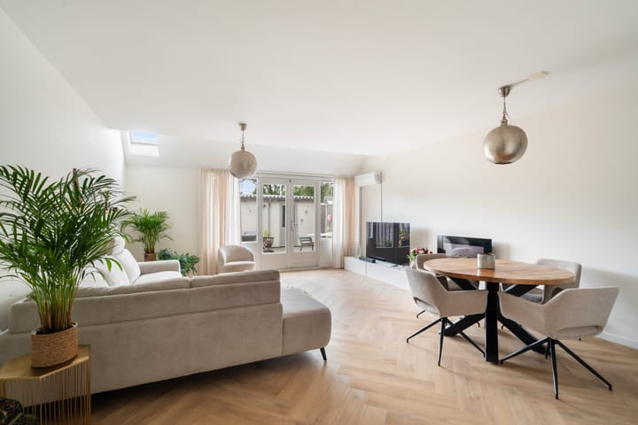 Tussenwoning te koop: Venus 63, Berkel En Rodenrijs