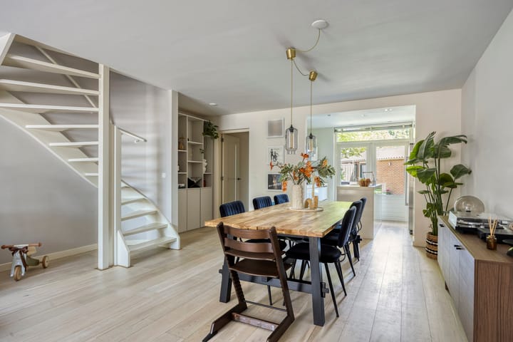 Tussenwoning te koop: Oerlesestraat 251, Tilburg