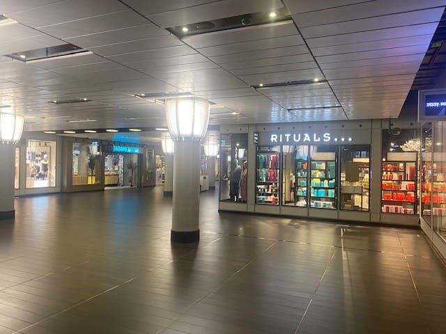 View photo 4 of Stationsplein 41-D