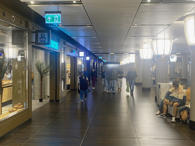 View photo 5 of Stationsplein 41-D
