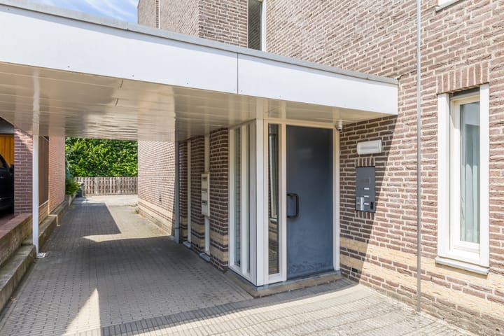 Photo 2 of Stationstraat 200
