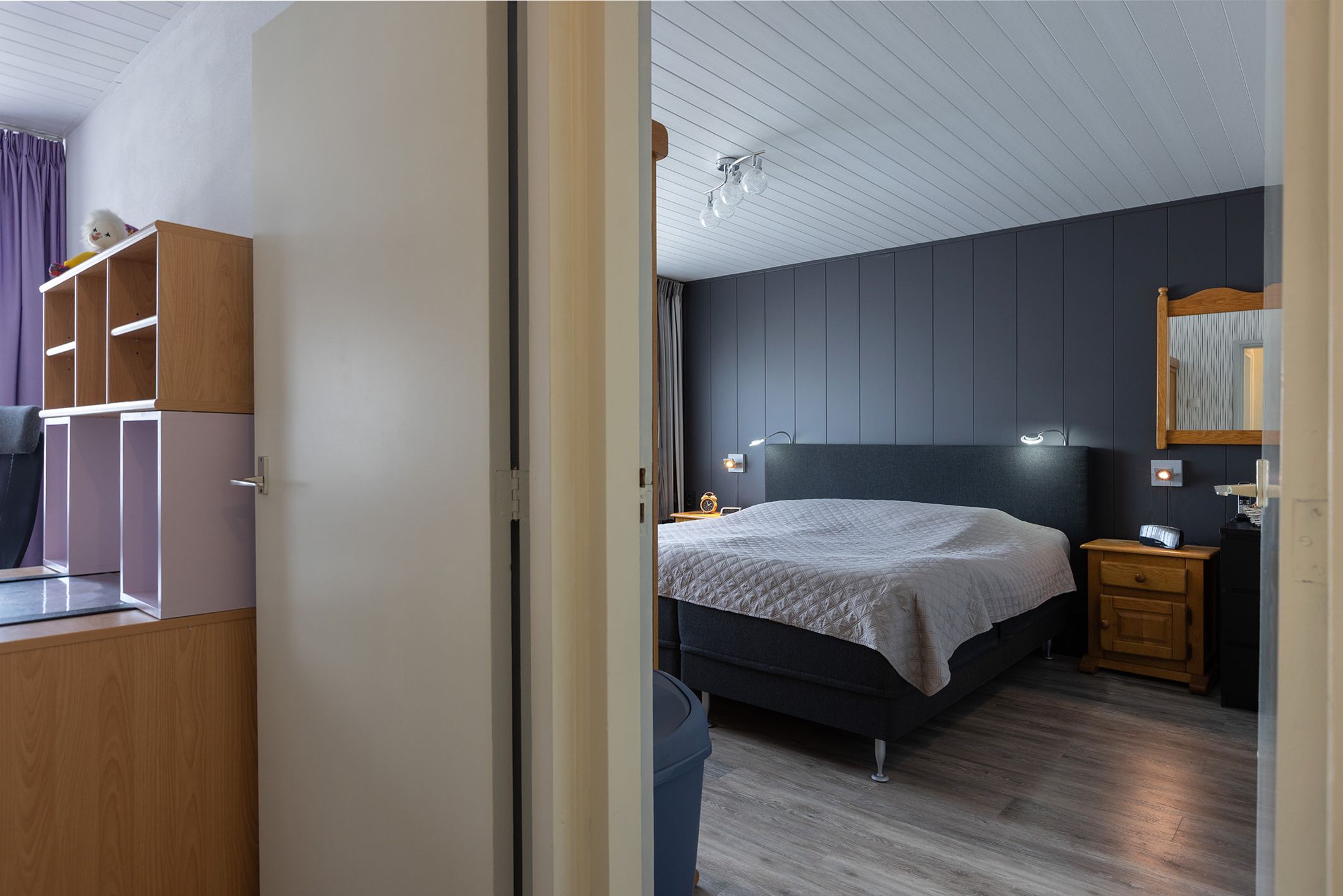 Photo 15 of Witte de Withstraat 9