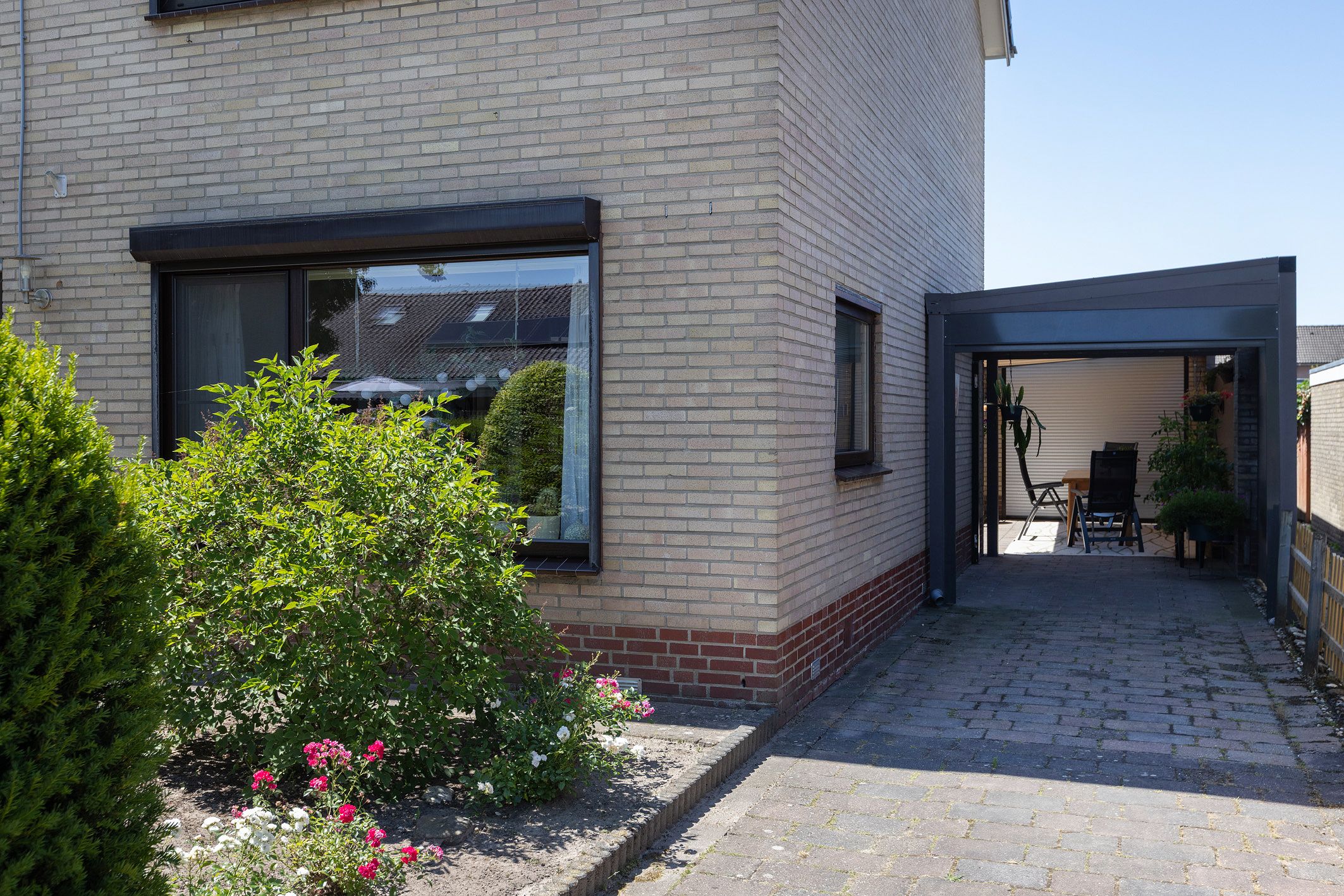 Photo 39 of Witte de Withstraat 9