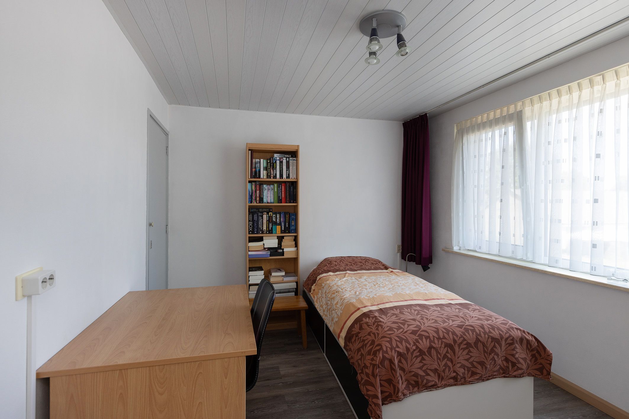Photo 21 of Witte de Withstraat 9