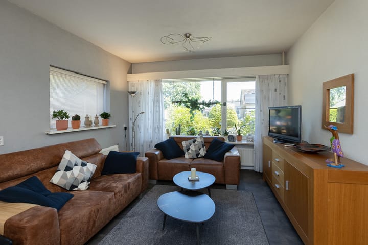 Photo 2 of Witte de Withstraat 9