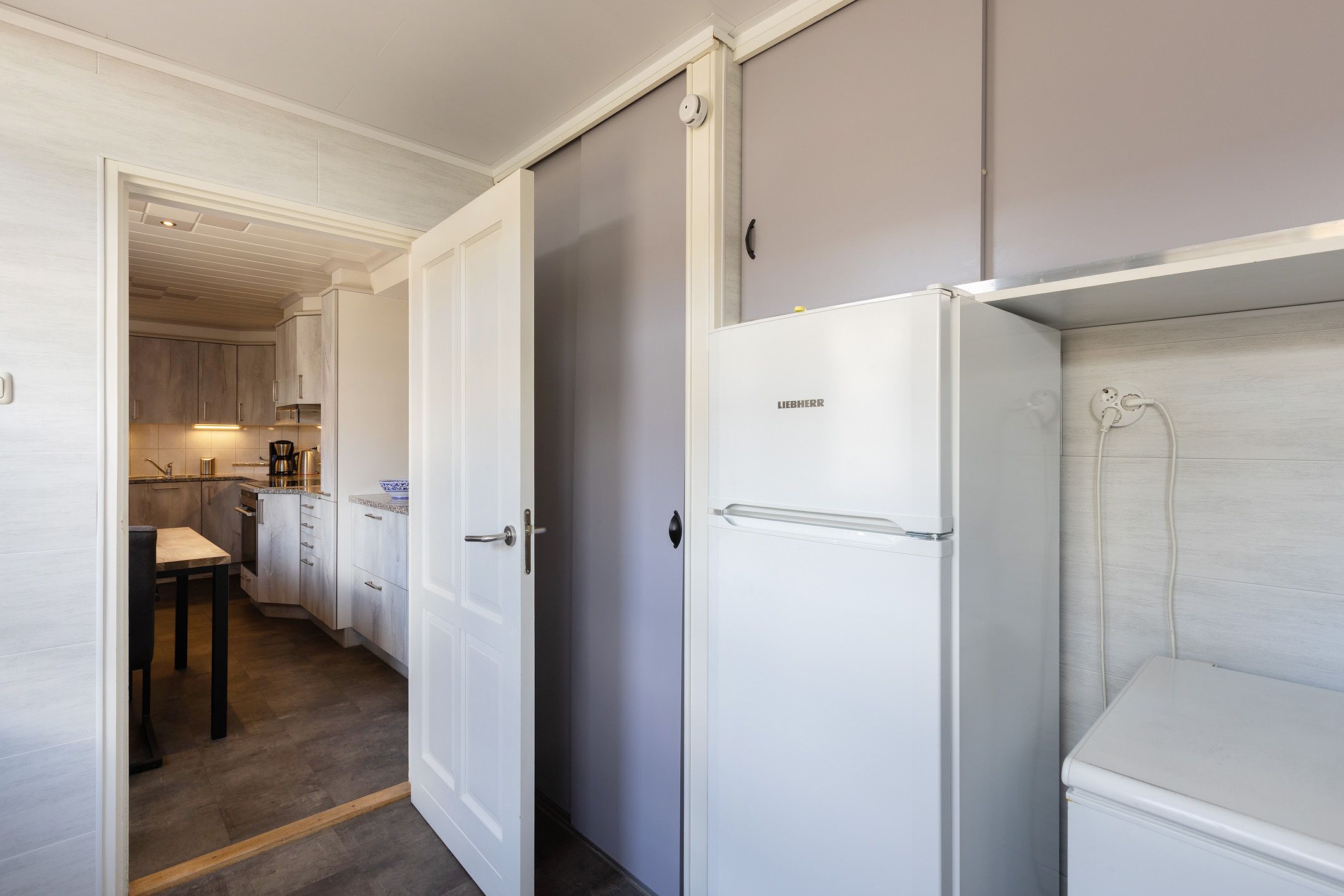 Photo 12 of Witte de Withstraat 9