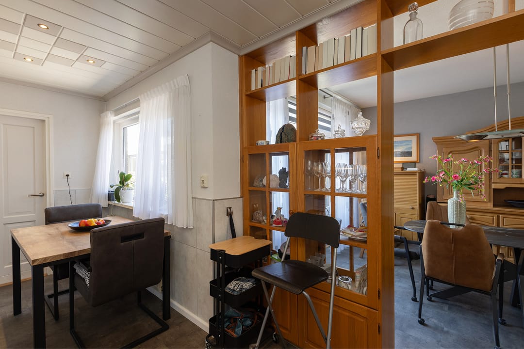 Photo 8 of Witte de Withstraat 9