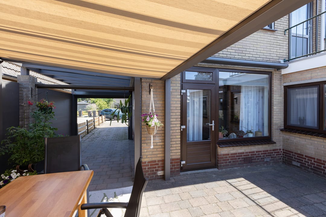 Photo 37 of Witte de Withstraat 9