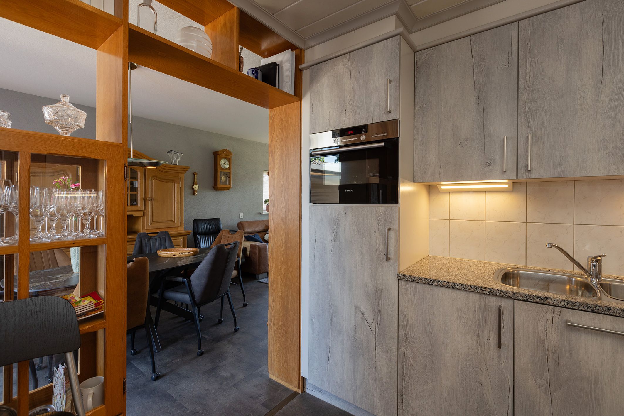 Photo 9 of Witte de Withstraat 9