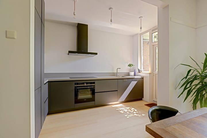 Photo 3 of Spoorsingel 42-A