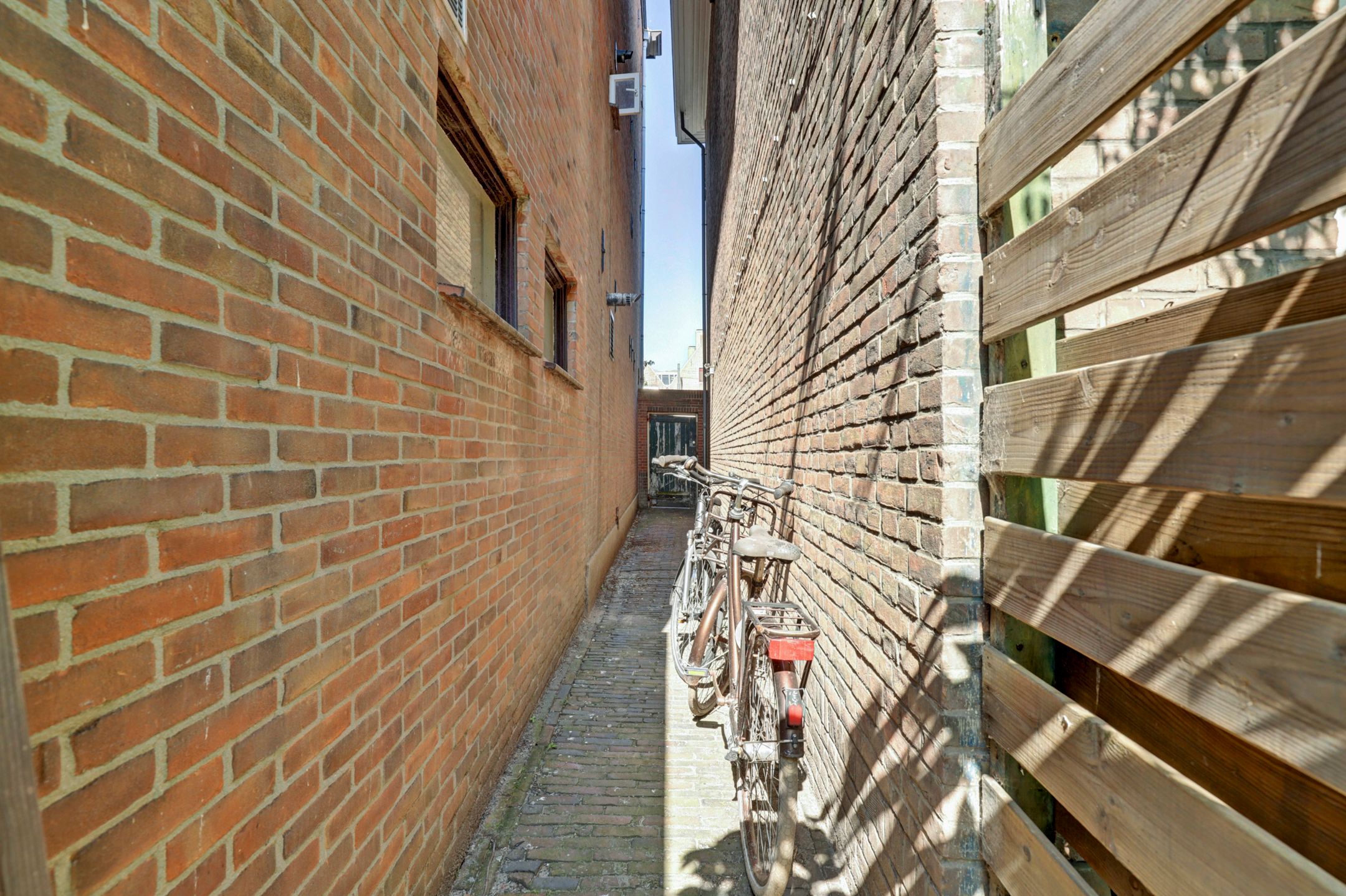 Photo 51 of Spoorsingel 42-A