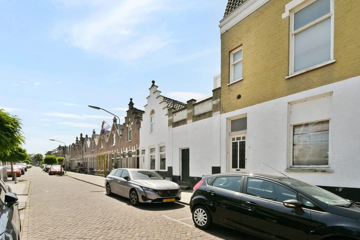 Tussenwoning te koop: Paul Krugerstraat 3, Dordrecht