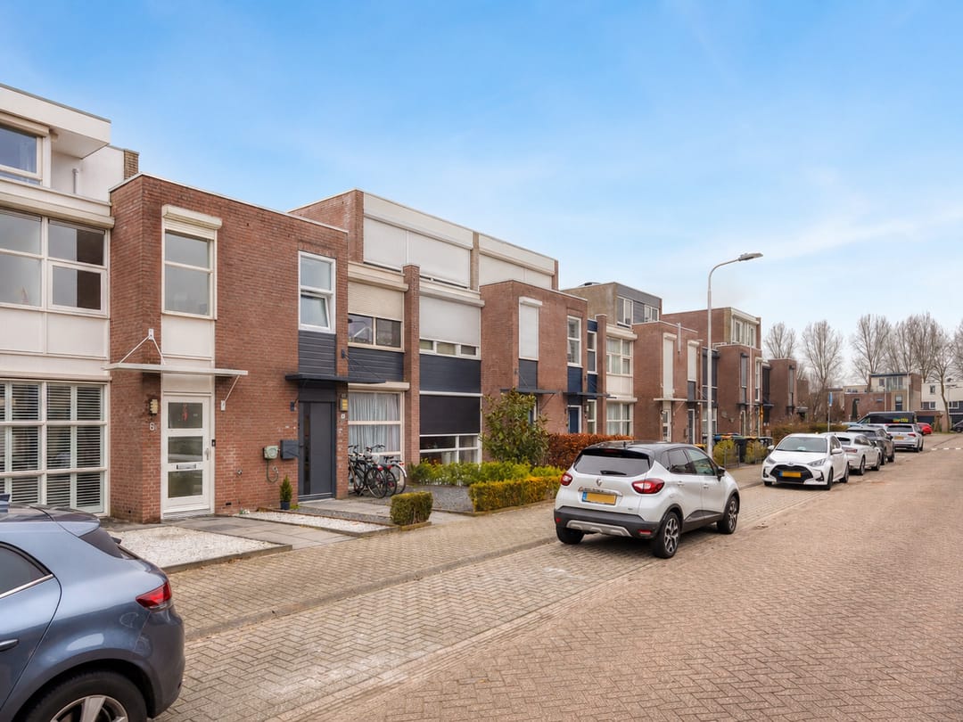 Photo 2 of Randwijkstraat 6