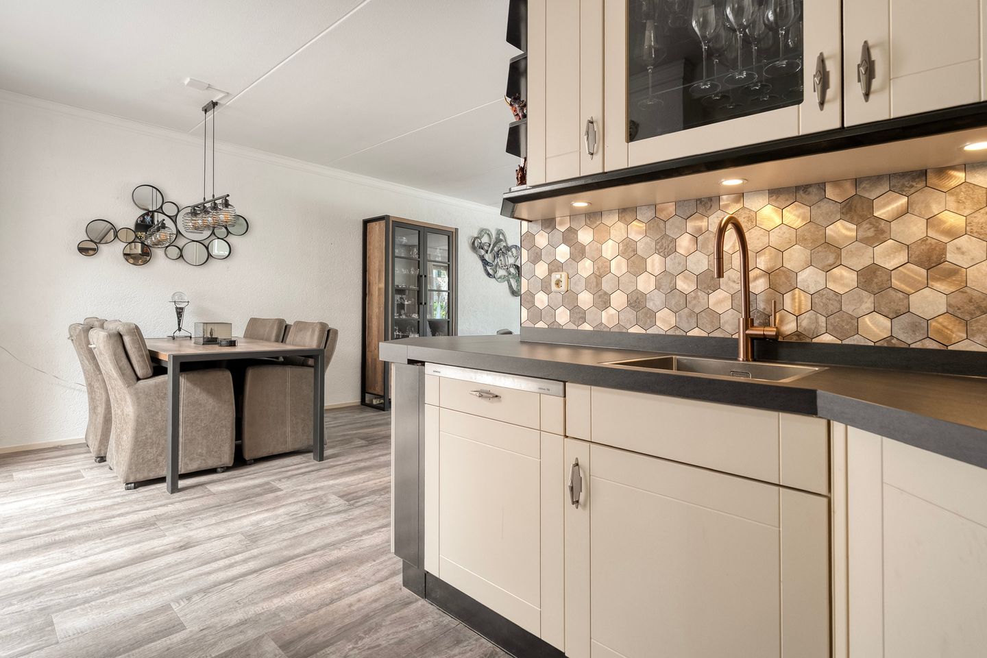 Photo 20 of Beethovenstraat 73