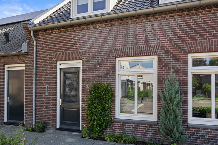 Tussenwoning te koop: Hoofdstraat 24, Schijndel