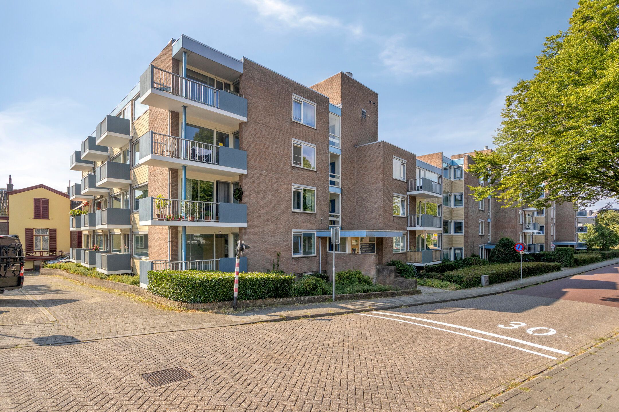 Brugweg 27 