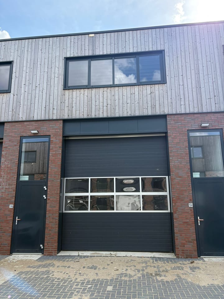 Overvliet 136