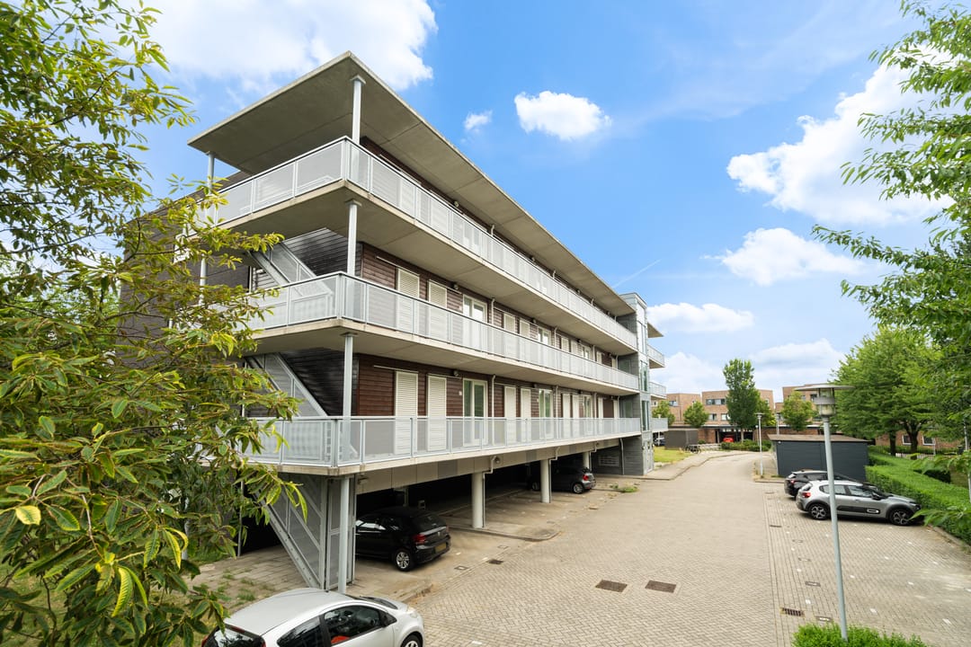Photo 7 of Muiderstraat 51