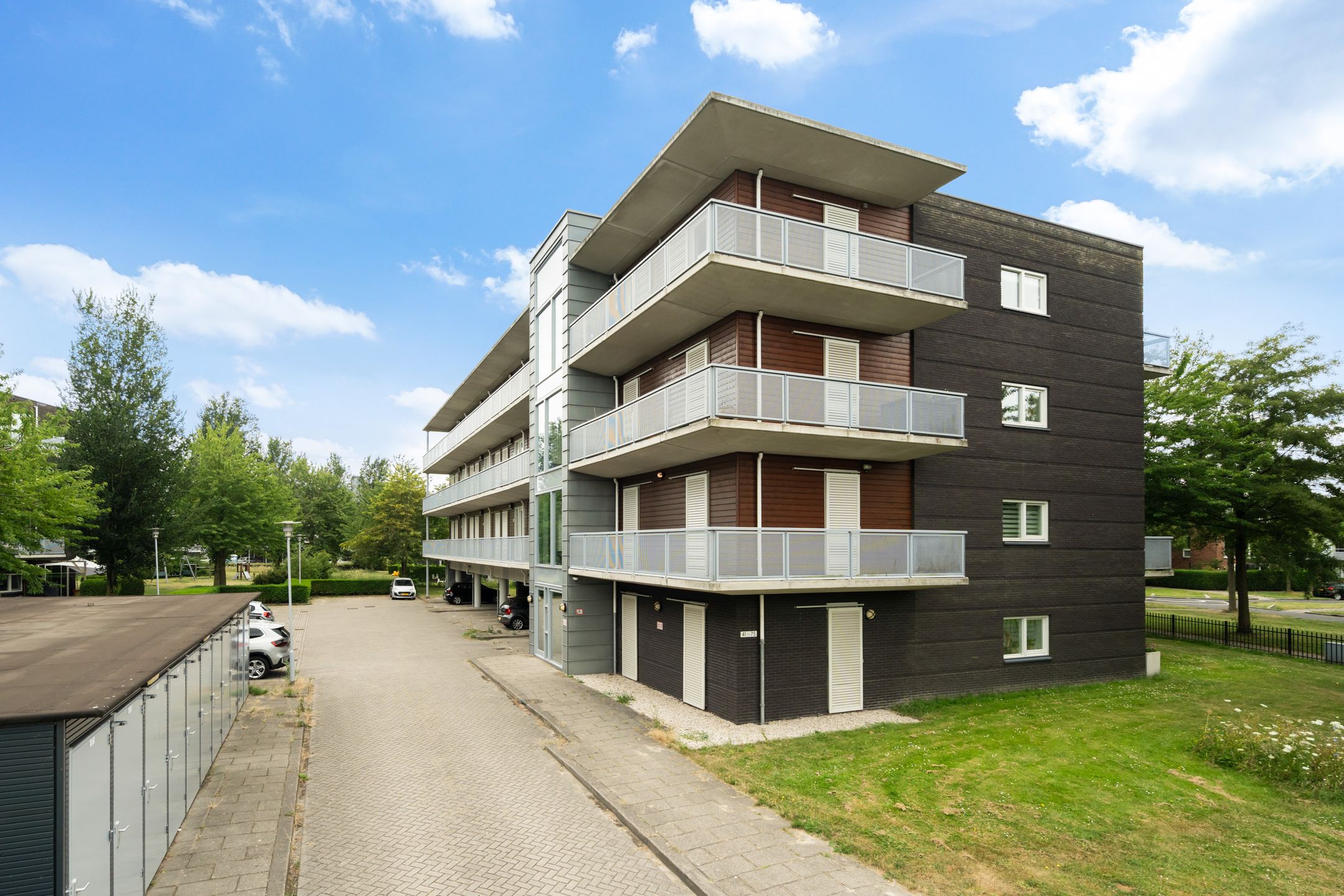 Photo 6 of Muiderstraat 51