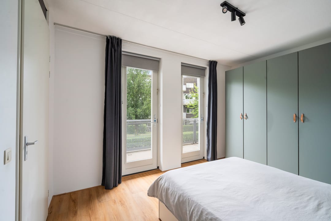Photo 23 of Muiderstraat 51