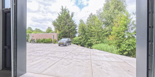 View 360° photos