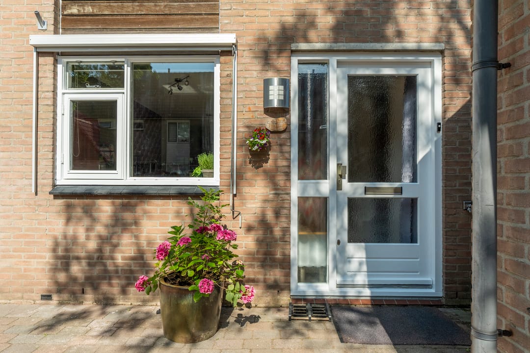 Photo 2 of Enkhuizenstraat 6