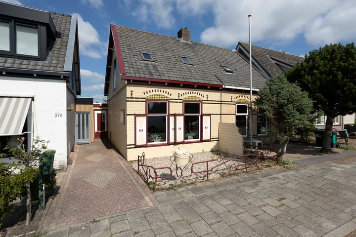 Tussenwoning te koop: Aalsmeerderdijk 578, Rijsenhout