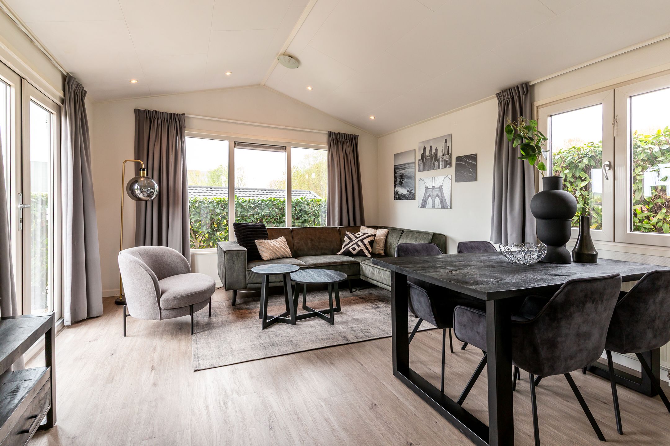 2-bedroom freehold villa in Halfweg — photo 2 of 5
