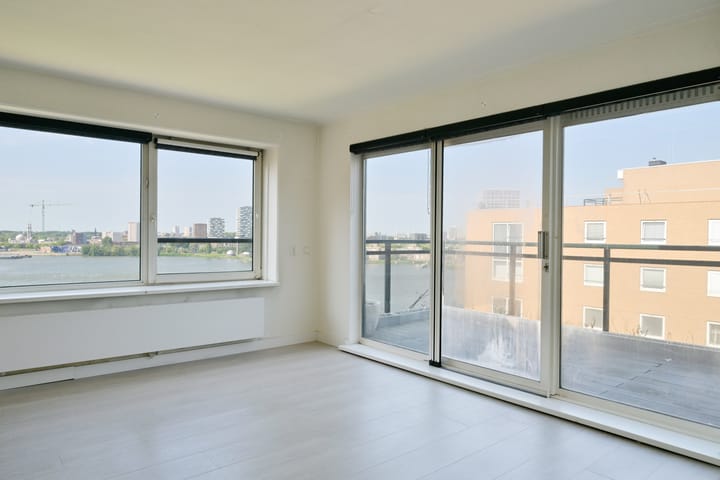 Appartement te koop: Buitenbassinweg 773, Rotterdam