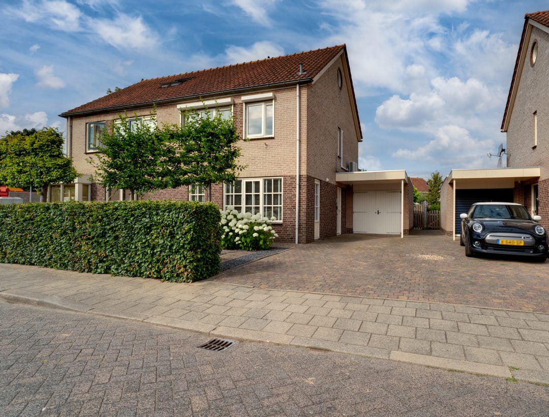 Photo 1 of Huissensestraat 1-A