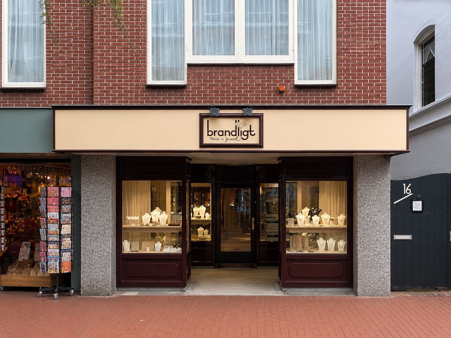 Bekijk foto 1 van Nassaulaan 16