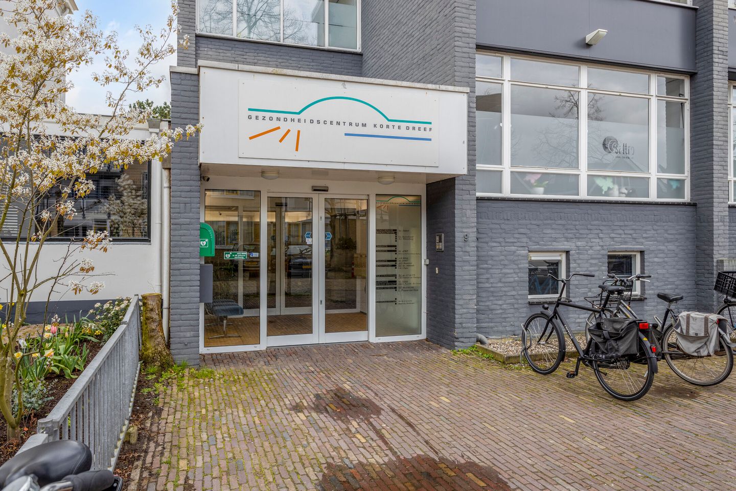 Bekijk foto 2 van Korte Dreef 9