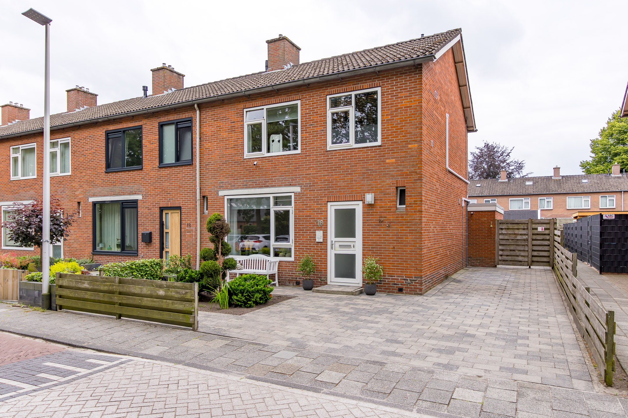 Esdoornstraat 16 