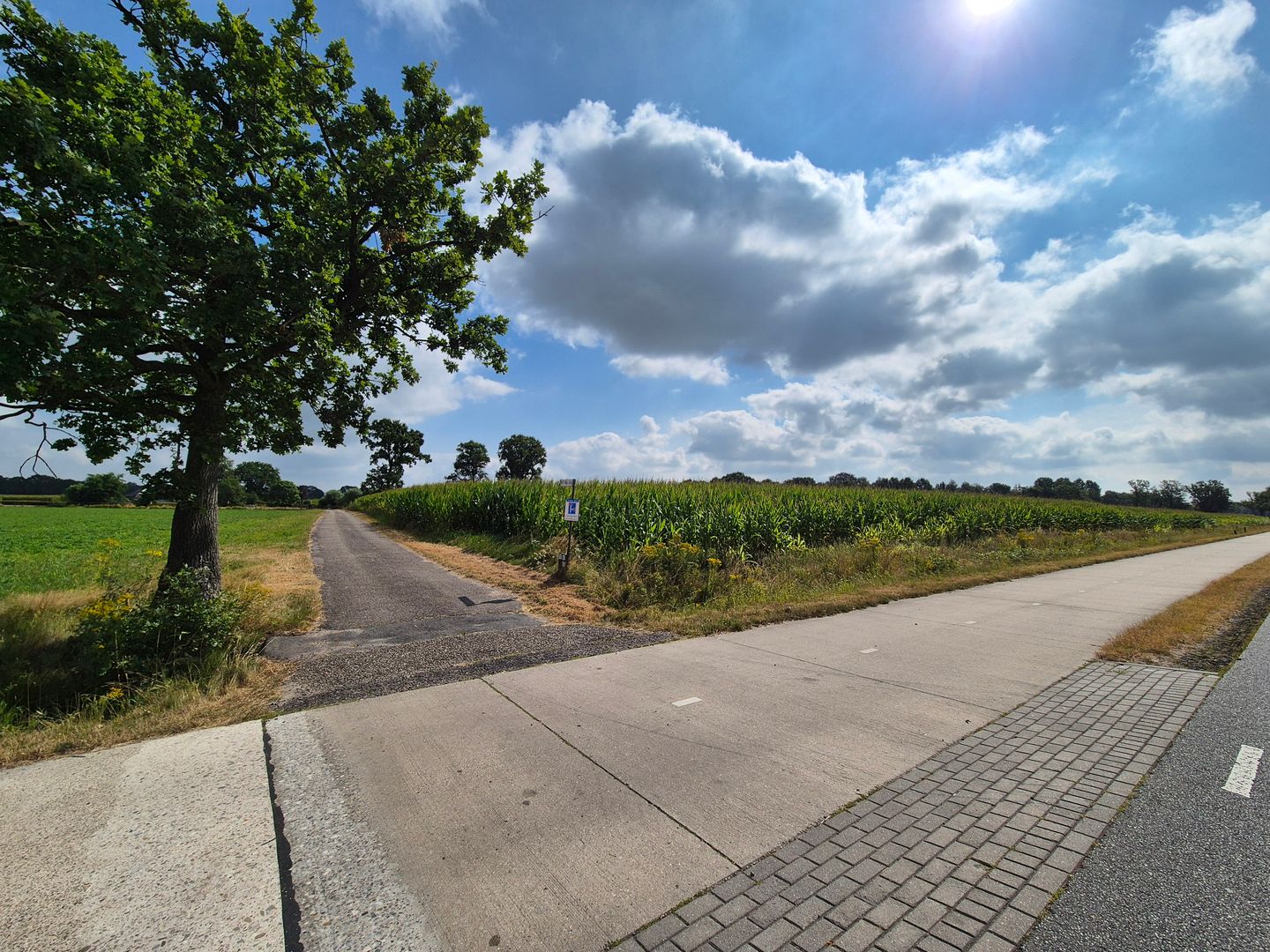 View photo 2 of Hessenweg