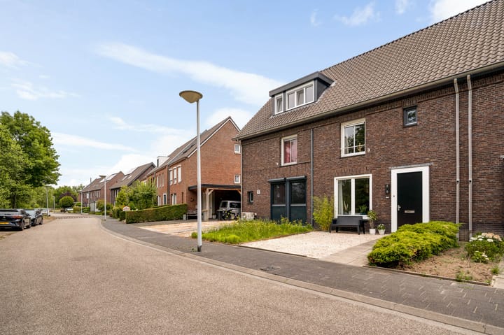 Tussenwoning te koop: Leopold Haffmansstraat 42, Horst