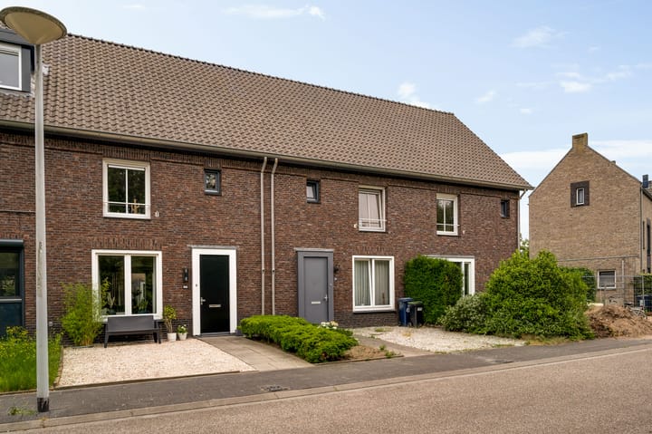 Tussenwoning te koop: Leopold Haffmansstraat 42, Horst