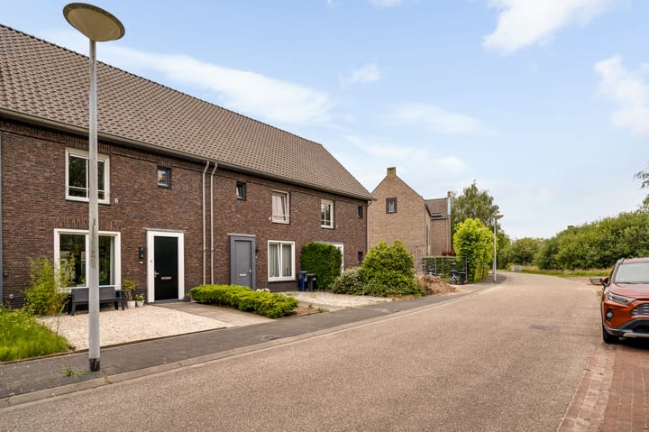 Tussenwoning te koop: Leopold Haffmansstraat 42, Horst