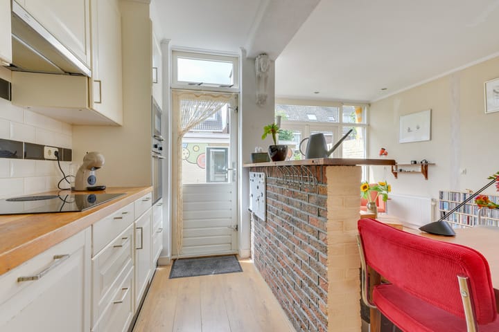 Hoekwoning te koop: C.W.Bruinvisstraat 25, Alkmaar
