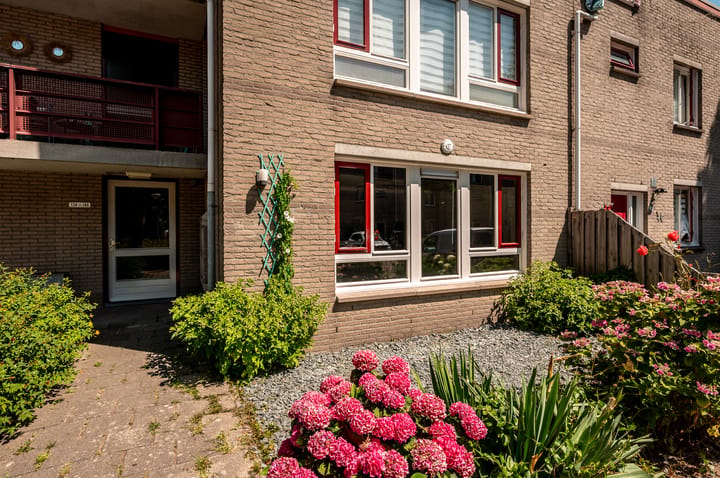 Appartement te koop: Basilicumweg 134, Almere