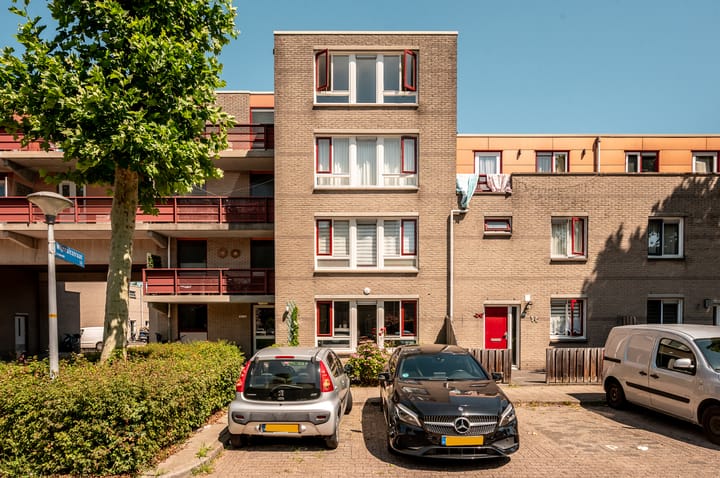 Appartement te koop: Basilicumweg 134, Almere