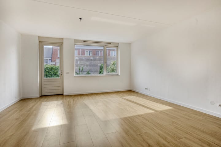 Photo 4 of van der Foelartstraat 17