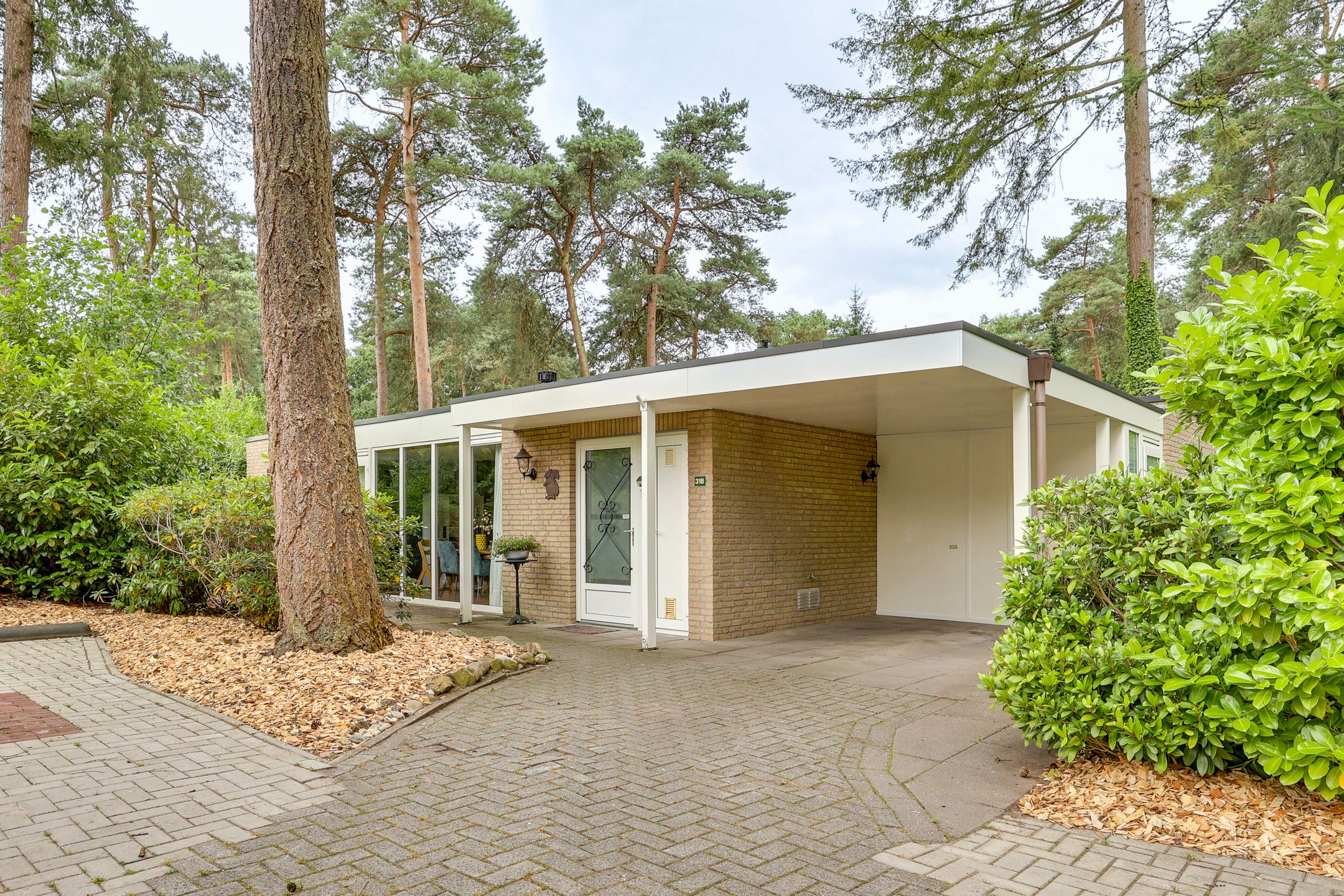 2-bedroom freehold villa in Lochem — photo 2 of 5