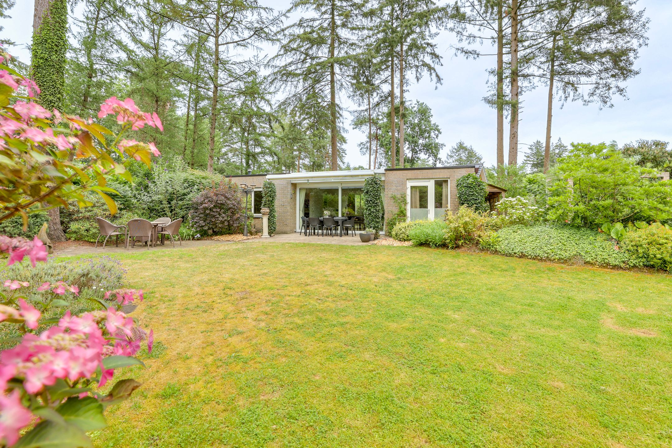 2-bedroom freehold villa in Lochem — photo 3 of 5