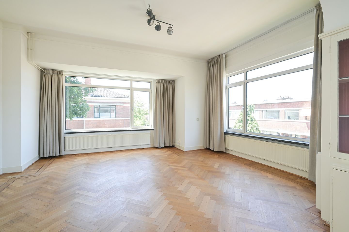 Photo 10 of Van Neckstraat 49