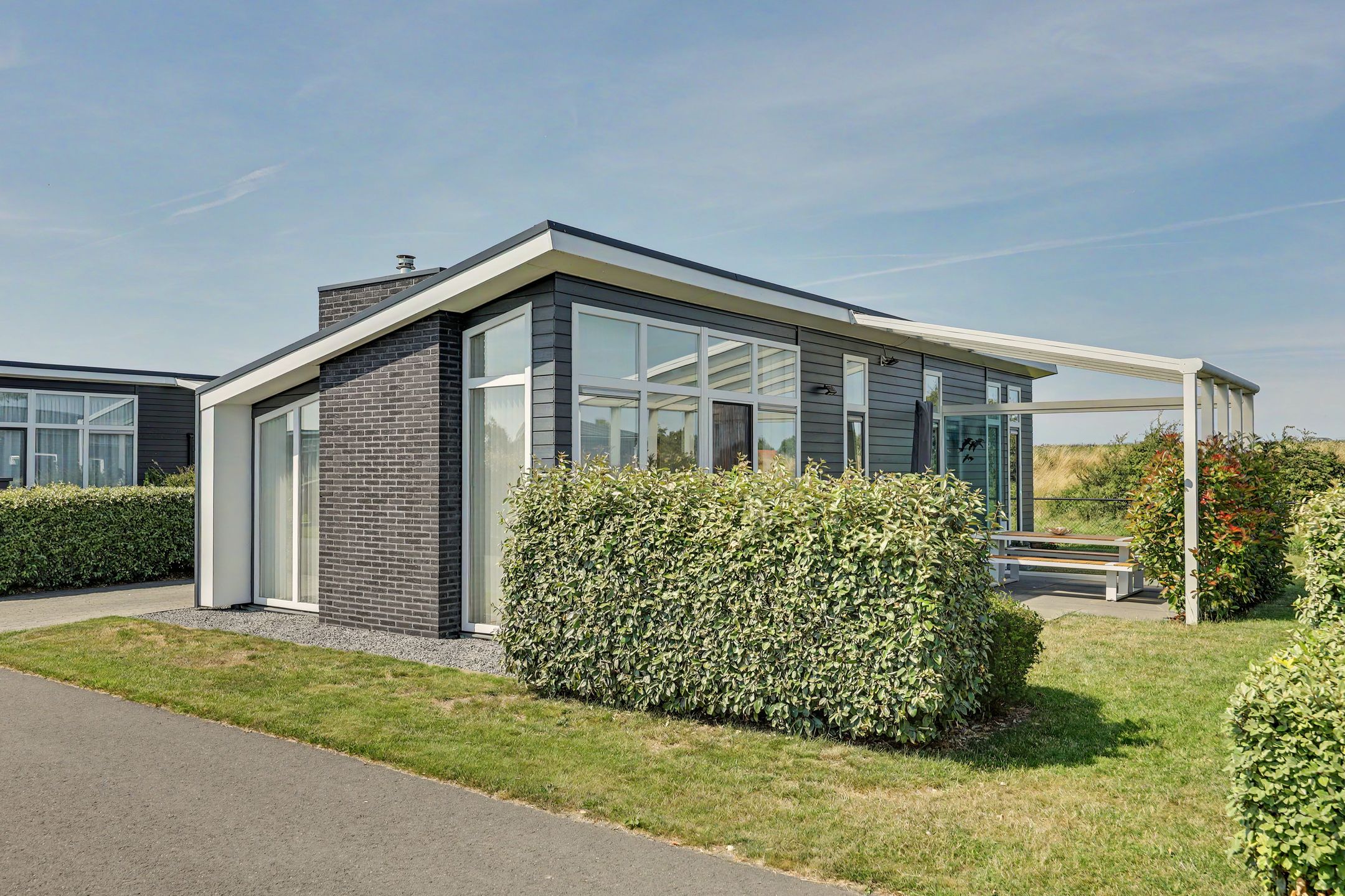 2-bedroom freehold villa in Wemeldinge — photo 3 of 5