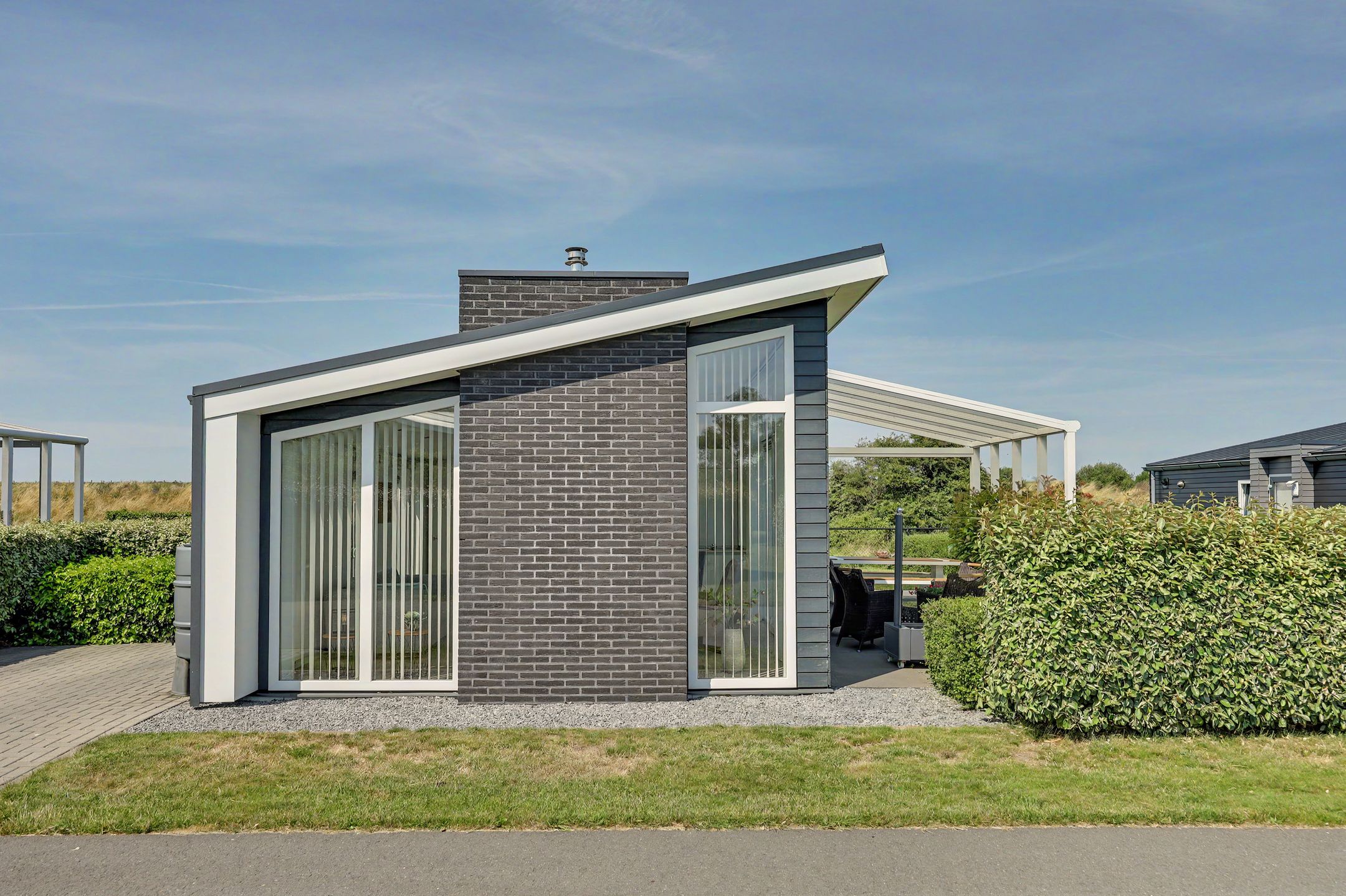 2-bedroom freehold villa in Wemeldinge — photo 4 of 5