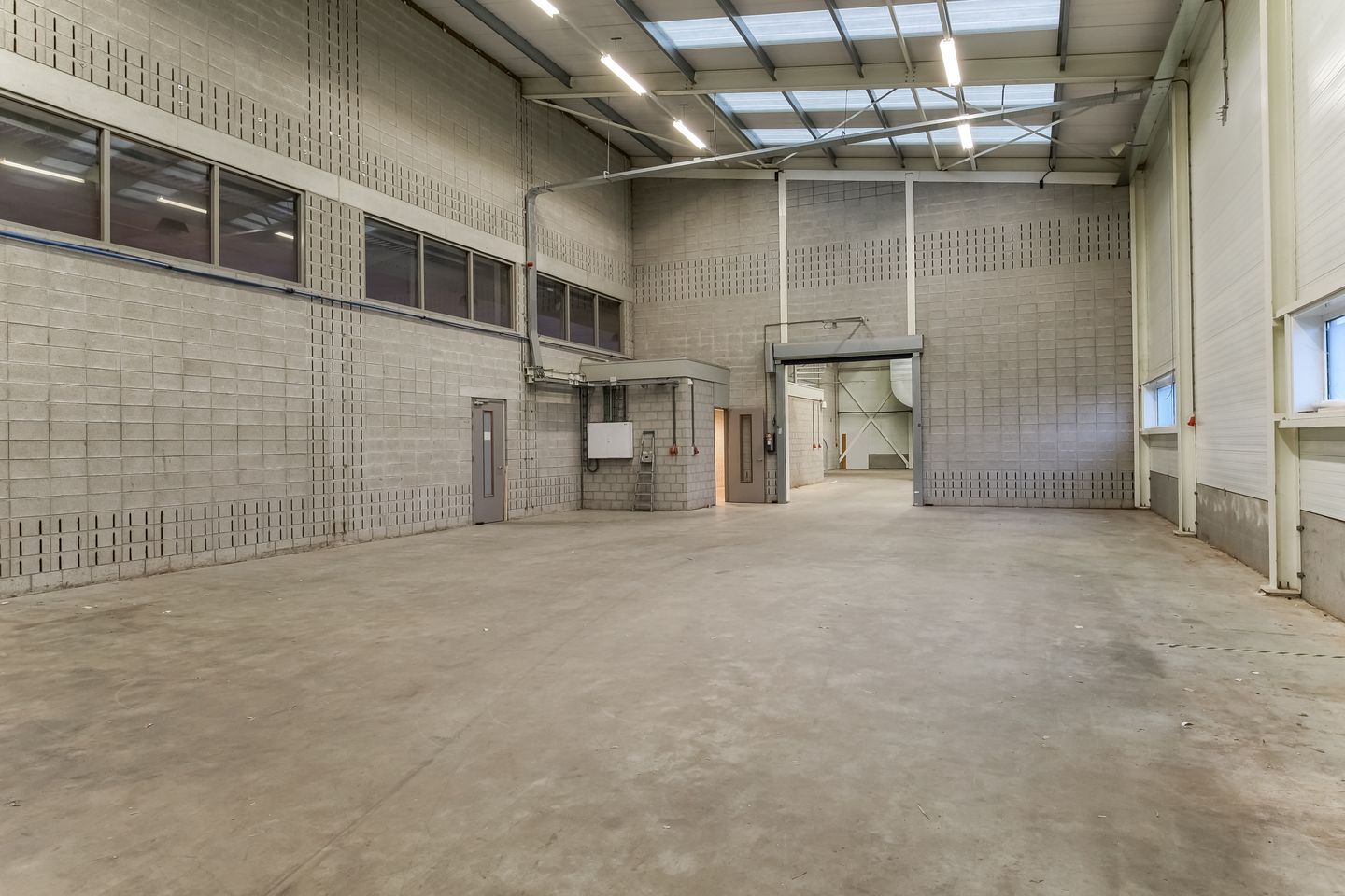 Bekijk foto 3 van De Zwaan 2