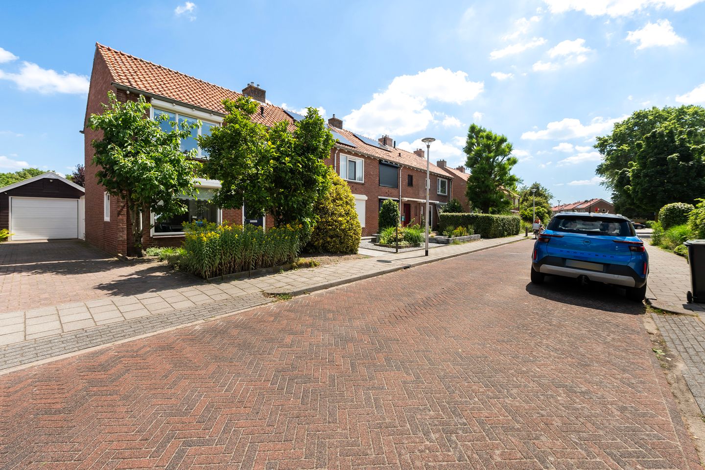 Photo 34 of Meidoornstraat 17