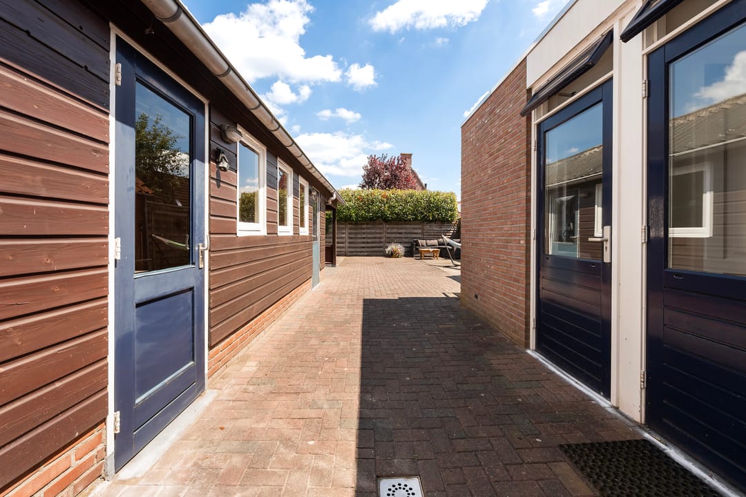 Photo 31 of Meidoornstraat 17