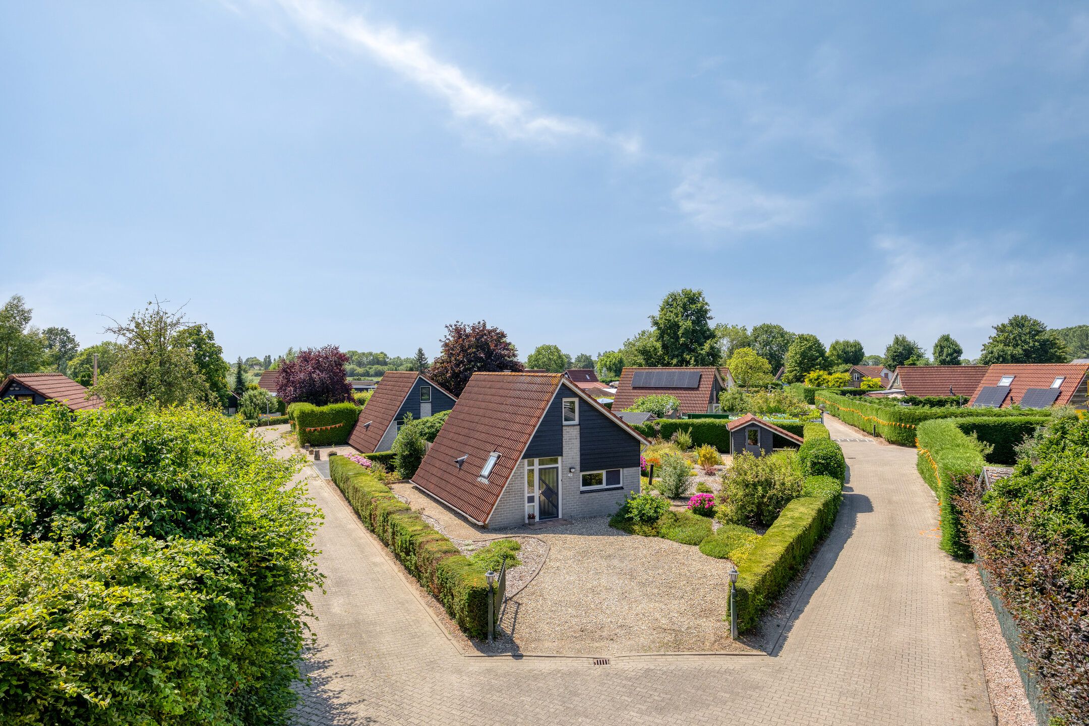 2-bedroom freehold villa in Maasbommel — photo 1 of 5